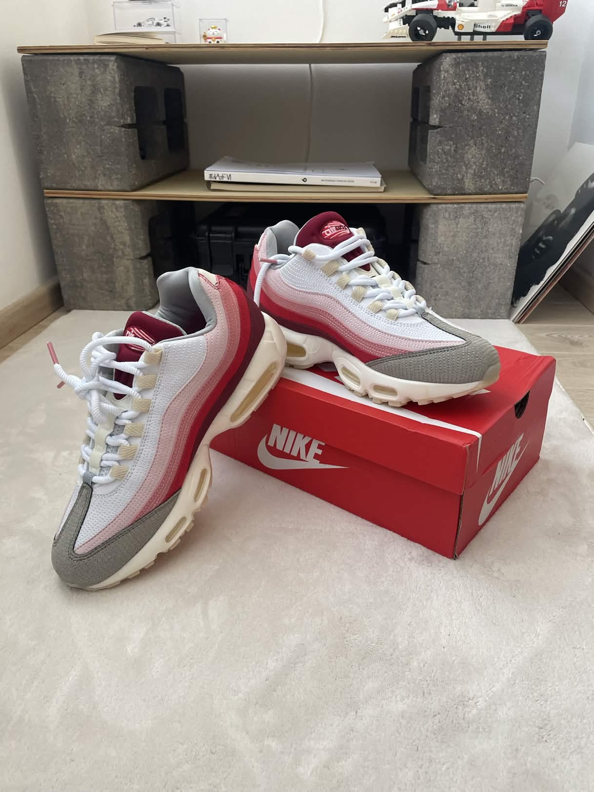 Nike AM95 on box